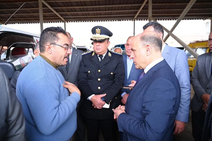 استعدادا لعيد الفطر محافظ الغربية يتفقد موقفى الجلاء والجملة بطنطا لمتابعة الالتزام بالتعريفة ويشدد على الانضباط الكامل بمنظومة النقل