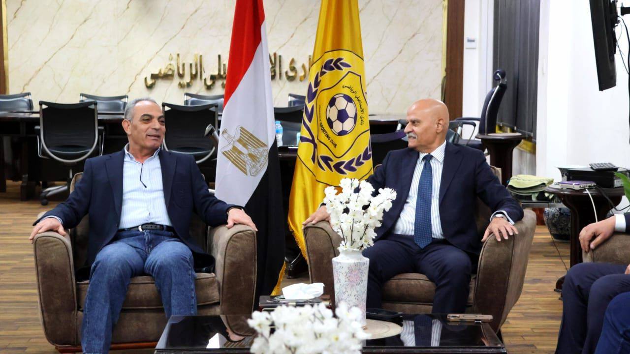 محافظ الإسماعيلية يشهد مباراة الإسماعيلى وطلائع الجيش لدعم الفريق