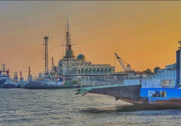 توقف حركة المعديات بين بورسعيد وبورفؤاد بسبب عاصفة ترابية وانعدام الرؤية