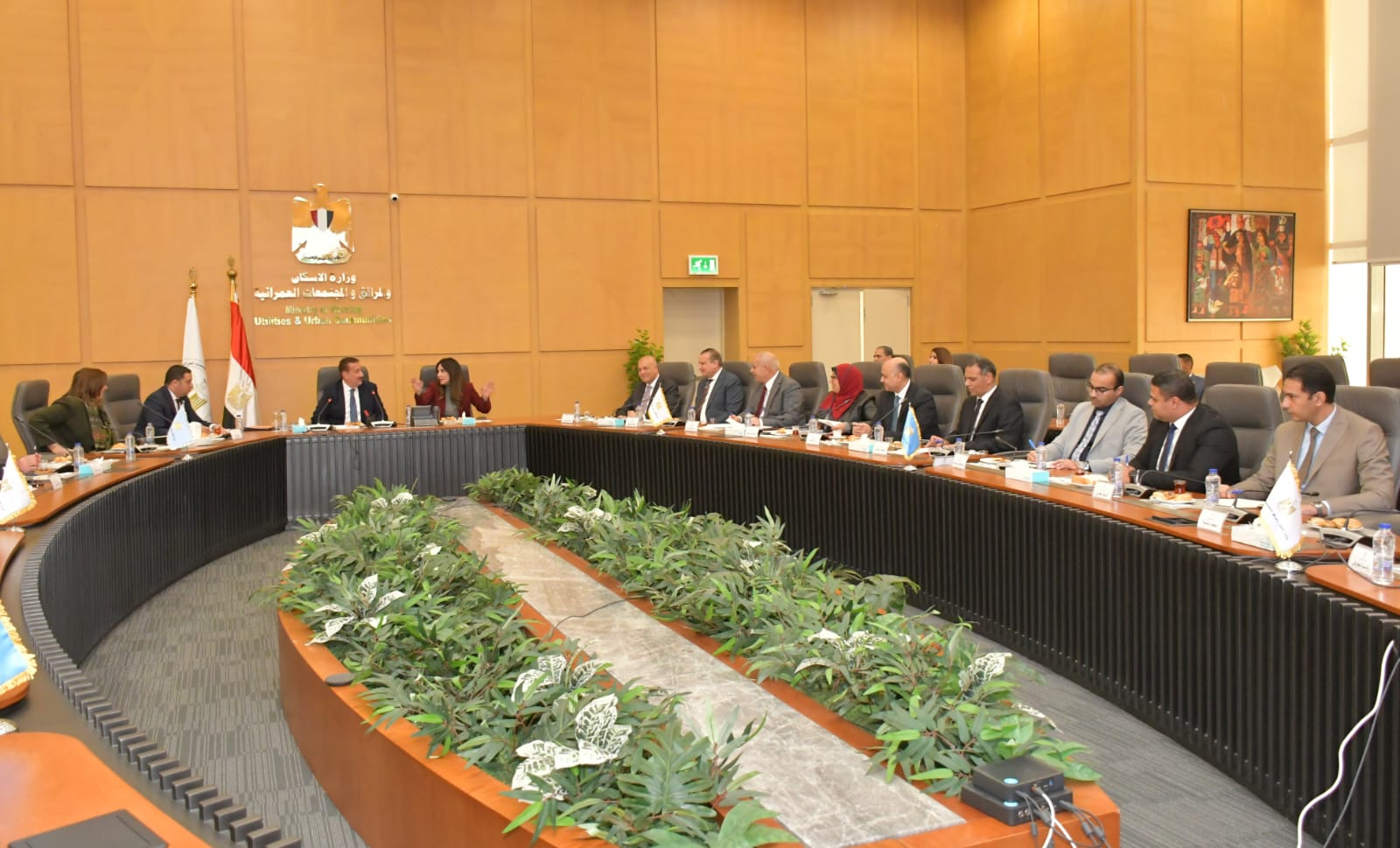 محافظ بورسعيد يلتقي مع وزيرة الإسكان للاسراع في تنفيذ مشروعات سكنيه جديده