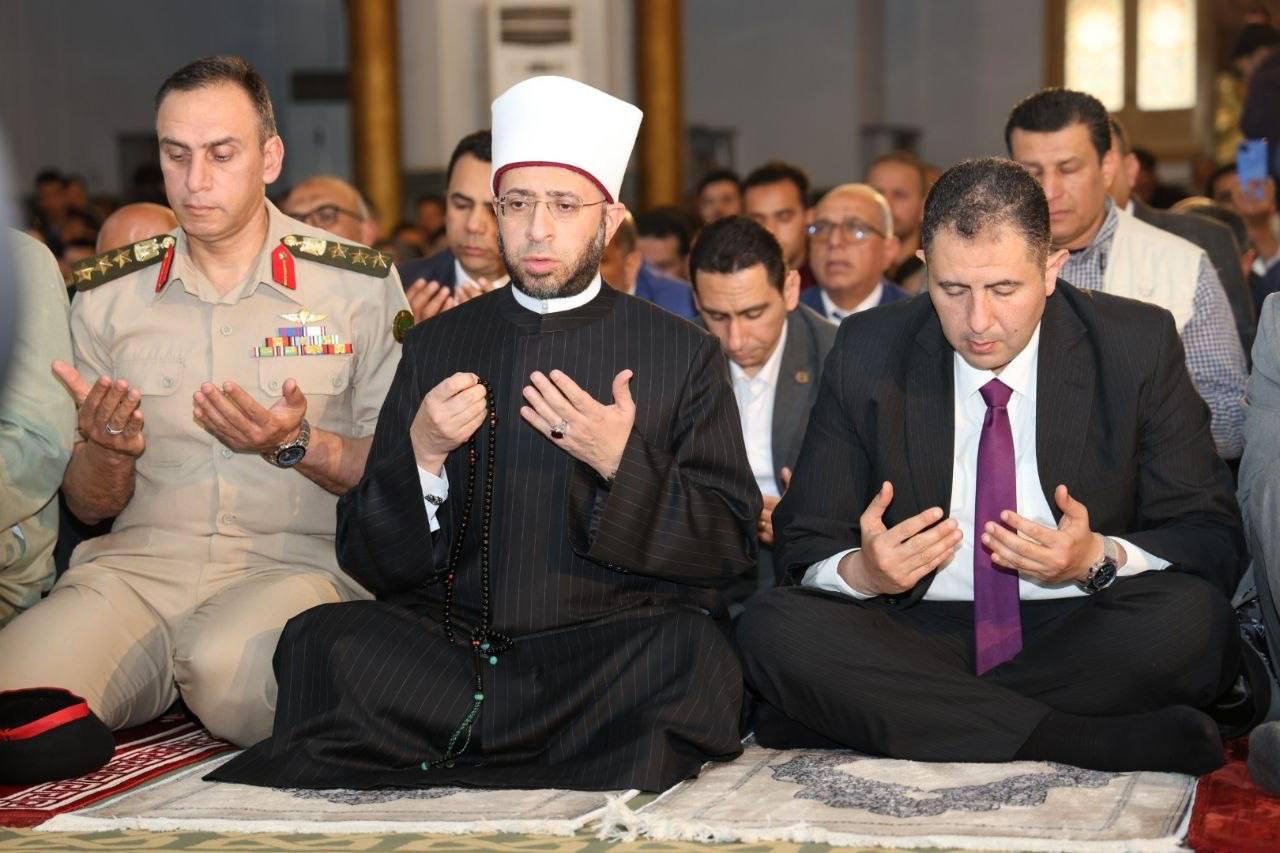 وزير الأوقاف ومحافظ دمياط يشاركان أبناء المحافظة احتفالات العيد القومى الـ776